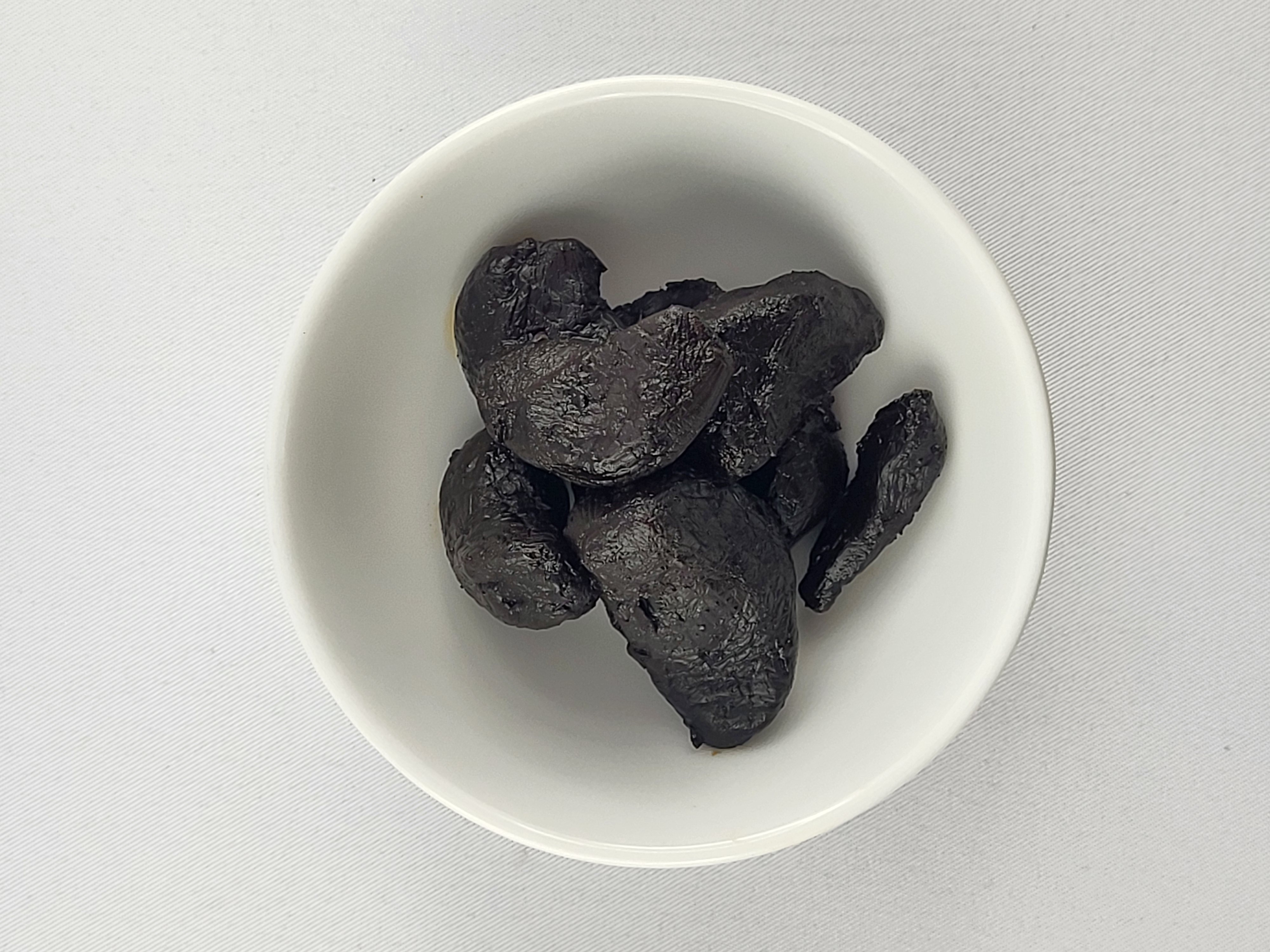 Fermentierter Knoblauch (ganze Zehen) Fermentierter Knoblauch (ganze Zehen)